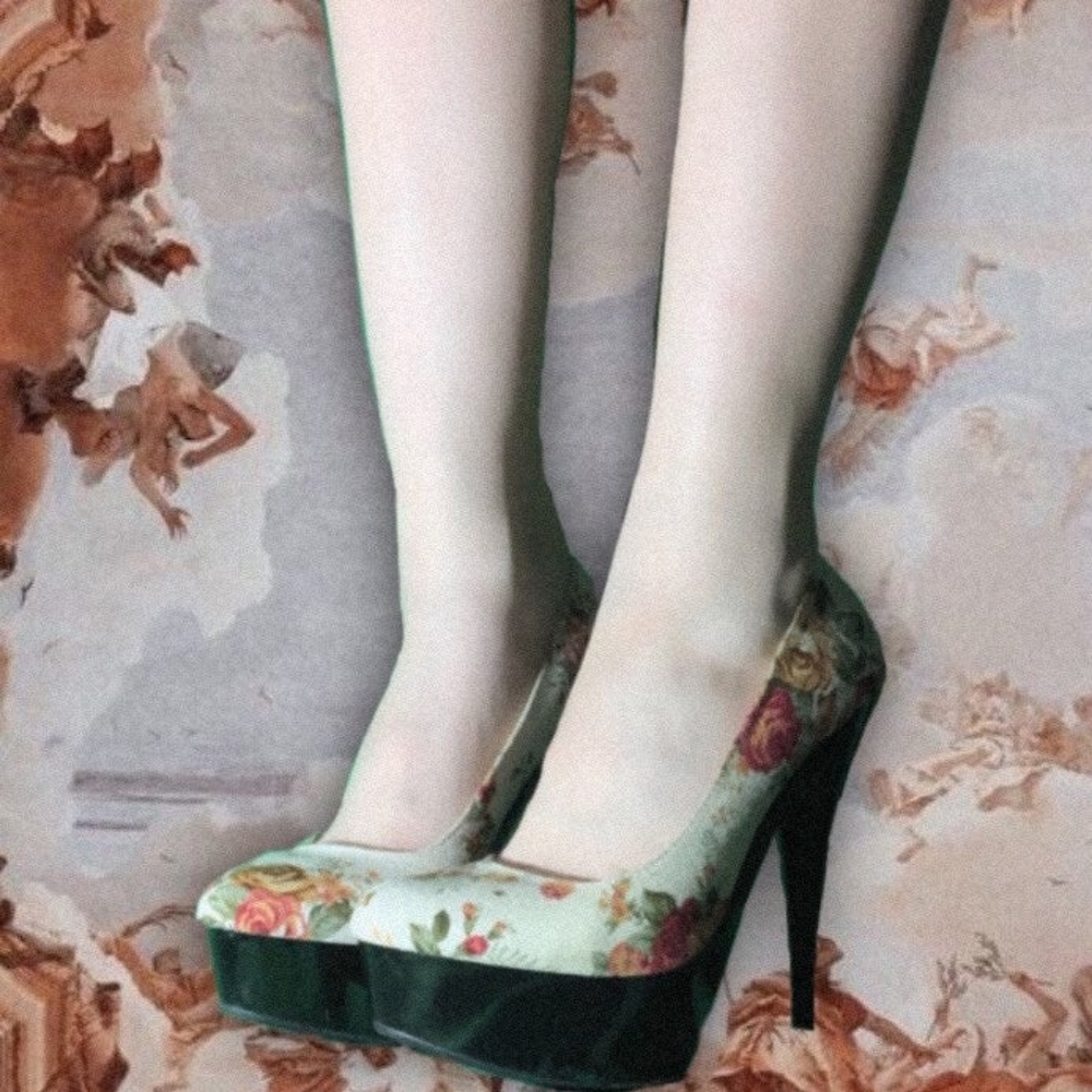Vintage Floral Pumps